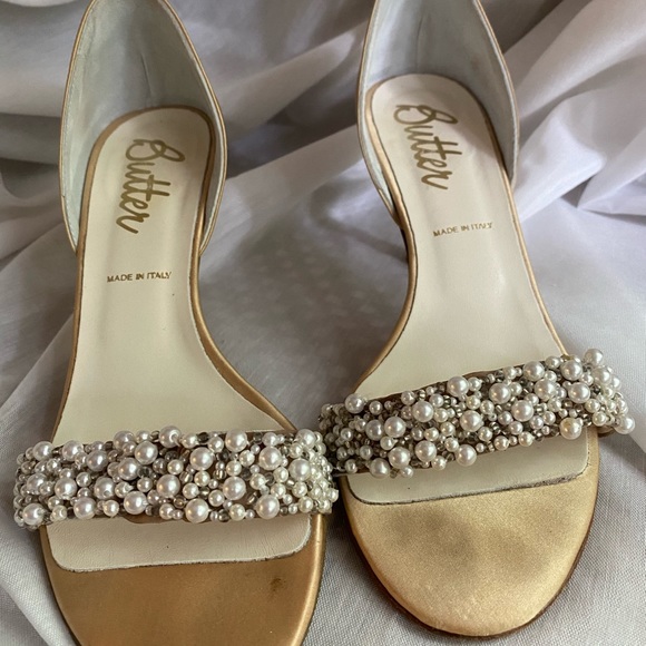 Butter Oyster Bed D’Orsays - Wedding Shoes - Picture 10 of 11